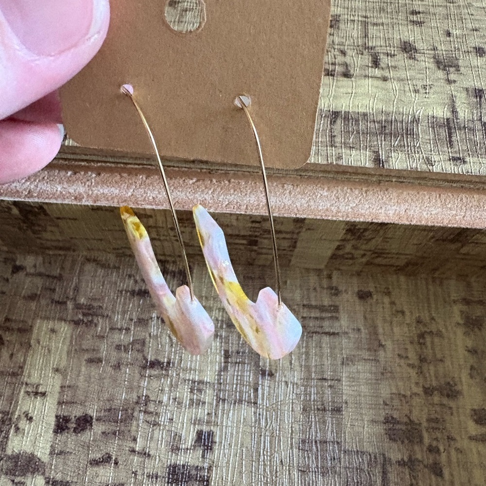 Source Unknown Gold and Pink Minimalist Earrings